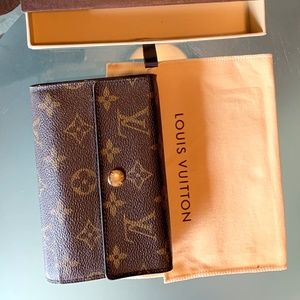 Louis Vuitton Monogram Sarah Wallet with Checkbook